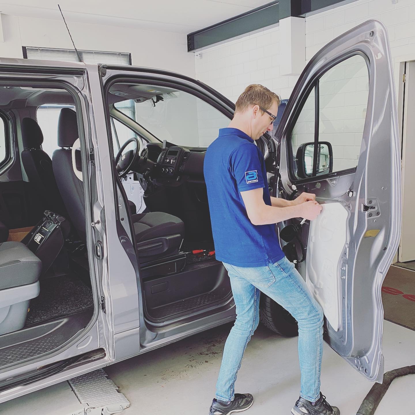 laten inbouwen Laten inbouwen van auto electronica