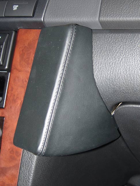 SsangYong Rexton 2004-04/2006 Kleur: Zwart