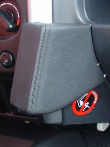 Suzuki Jimny 04/2005-> Kleur: Zwart