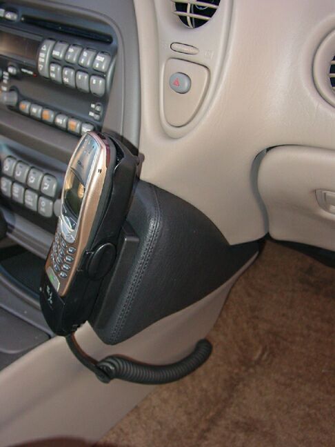 Pontiac Bonneville 2000-2005 Kleur: Zwart