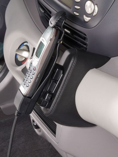 Nissan Almera-Tino (V10) 03/2000-03/2003 Kleur: Zwart