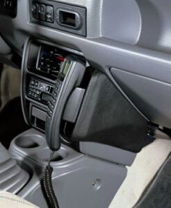 Mazda Demio 1997-08/2000 Kleur: Zwart