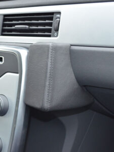 Volvo V70 06/2011-2016 Kleur: Zwart