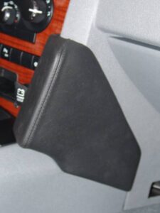 Jeep Commander 10/2004-12/2010 Kleur: Zwart