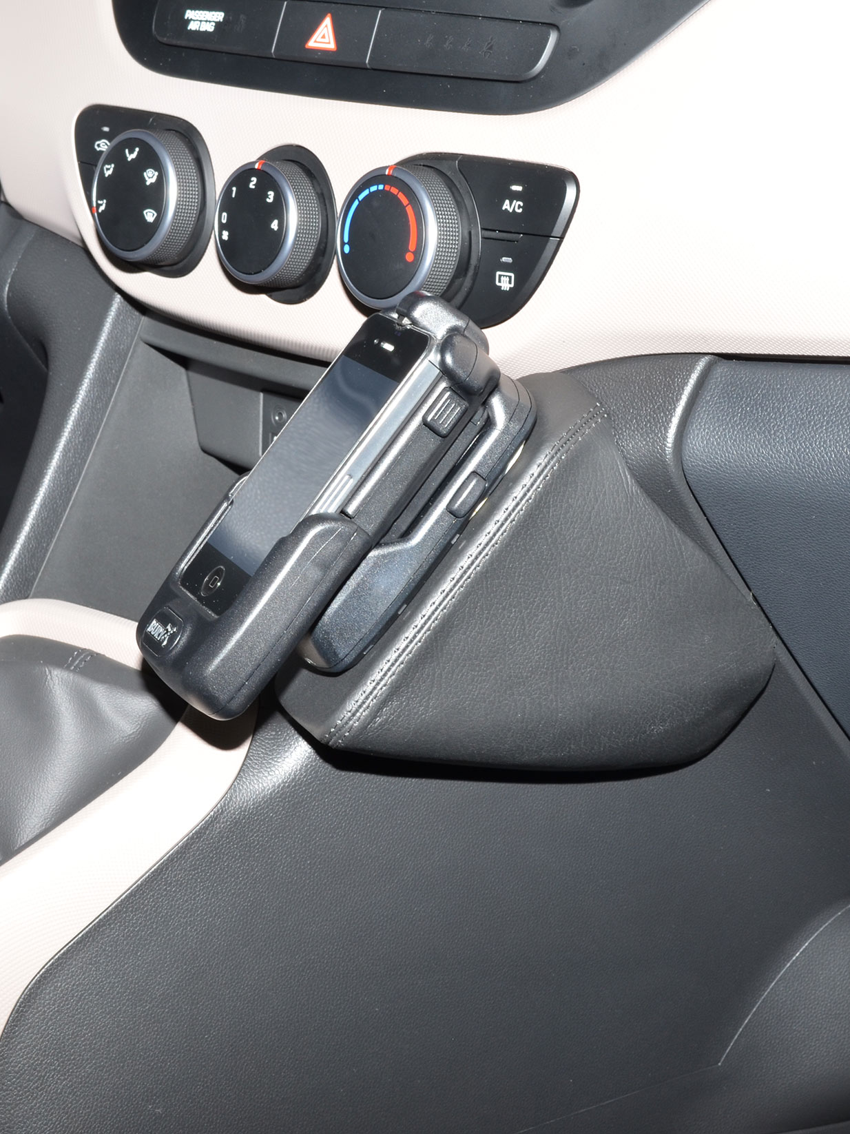 Hyundai i10 11/2013- 2019 Kleur: Zwart