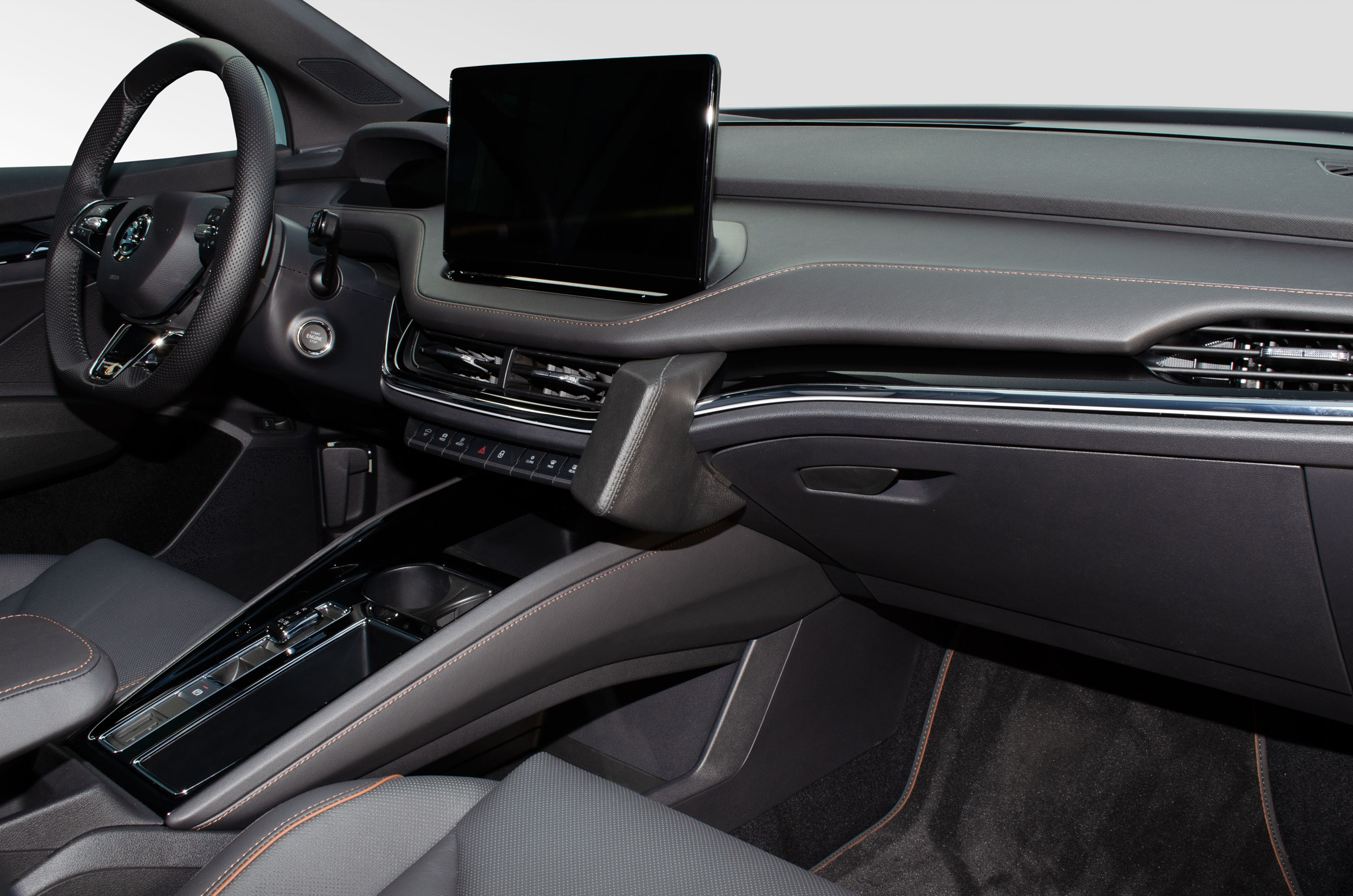 Skoda Enyaq  2022-2024  Kleur: Zwart