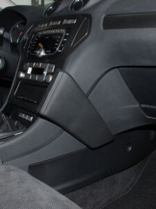 Ford Mondeo 06/2007-2014 Kleur: Zwart